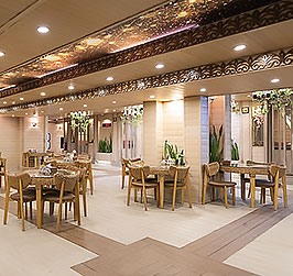 کافه رستوران روف گاردن